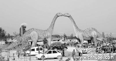 鄖縣恐龍博物館今日開館 - 自貢燈會彩燈,燈會彩燈界的行業(yè)門戶網(wǎng)站,聚合彩燈企業(yè)提供最全的彩燈會燈展花車信息,搜羅展會活動信息和歷屆燈會集錦